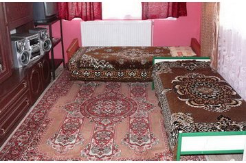 Ucrania Privát Vary, Exterior